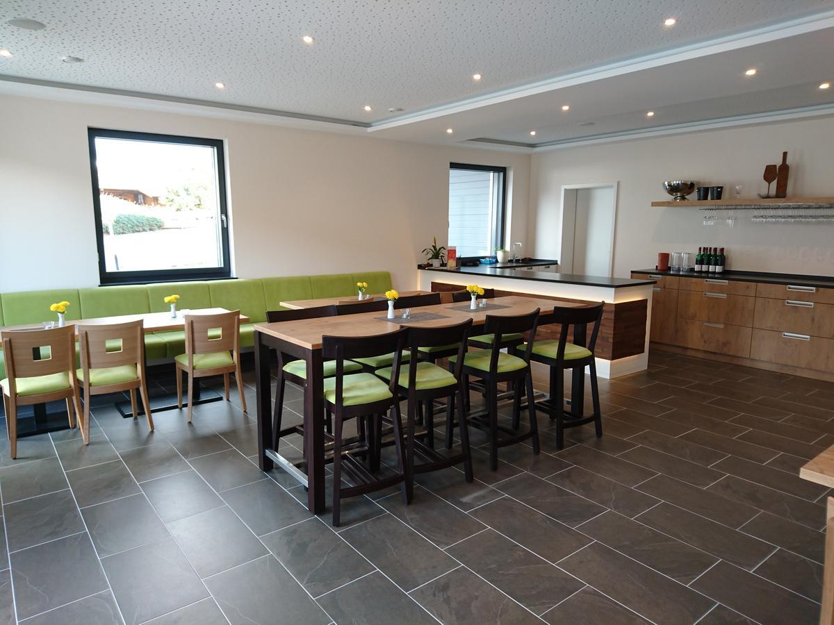 ツェルティンゲン・ラハティグ Wein-Quartier Leo Pazen Bed & Breakfast エクステリア 写真