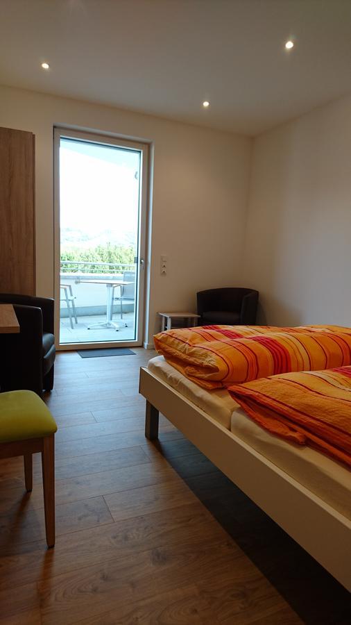 ツェルティンゲン・ラハティグ Wein-Quartier Leo Pazen Bed & Breakfast エクステリア 写真