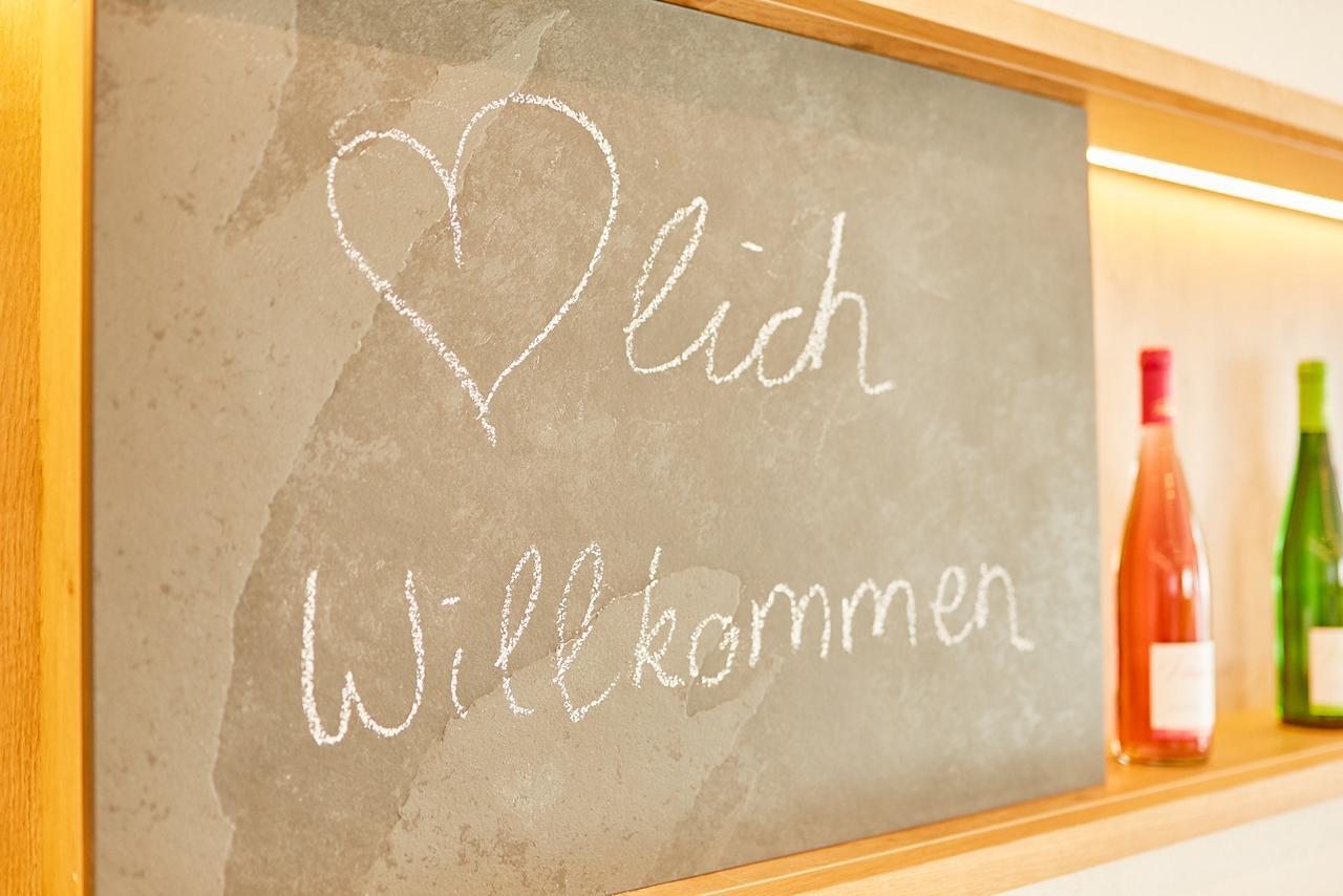 ツェルティンゲン・ラハティグ Wein-Quartier Leo Pazen Bed & Breakfast エクステリア 写真