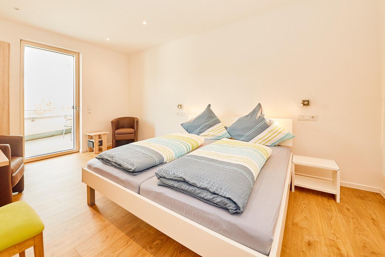ツェルティンゲン・ラハティグ Wein-Quartier Leo Pazen Bed & Breakfast エクステリア 写真